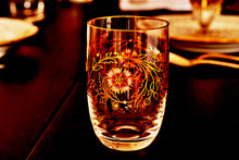 Lade das Bild in den Galerie-Viewer, ELISABETH klar, florale Handmalerei - Becher 115 mm
