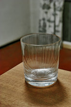 Lade das Bild in den Galerie-Viewer, SANSIBAR - klares Glas, Whiskybecher 99 mm, Linienschliff

