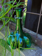 Lade das Bild in den Galerie-Viewer, KÜRBISFLASCHE jagdgrün, glatt - Vase 210 mm
