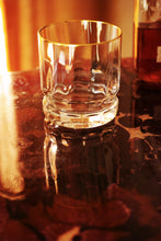 Lade das Bild in den Galerie-Viewer, DELPHI Whisky Becher 99 mm - klares Glas, Flächenschliff, Kerbschliff, Goldrand
